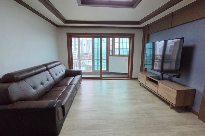 풀옵션) 공간 넓은 집 0번째 이미지