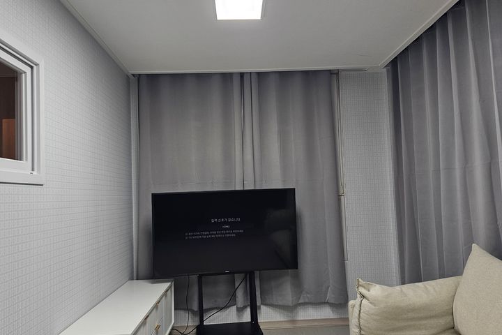 2nd floor with your dog 2th image