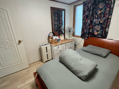 Amistad Two-Room 6th image