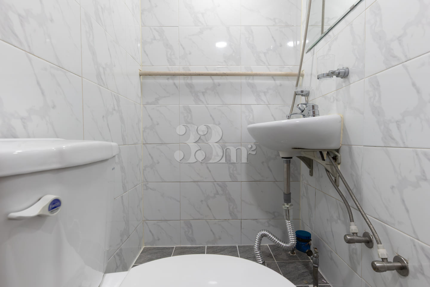 A studio apartment with a great vibe near Hon 13th image