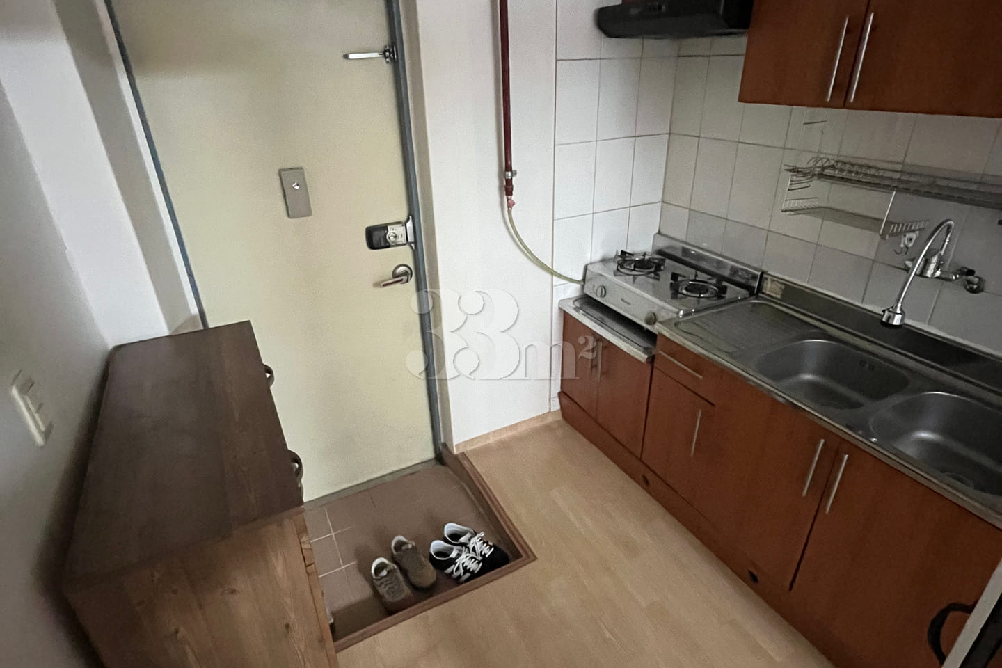 Room 105 6th image