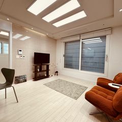 Special Price! Hwagok Station 3-Room Apartmen Unit Image