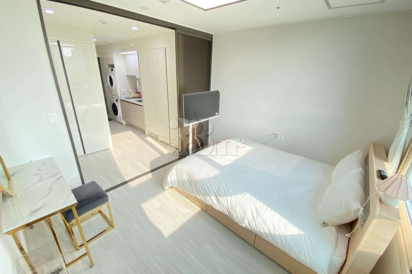 Newly built studio apartment, 3 minutes from 0th image