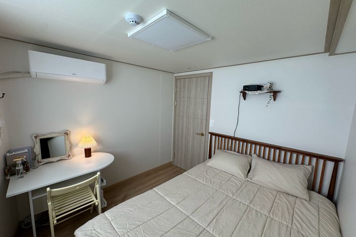 Sillim, Fully-Furnished, Stylish 2-Room Apart 6th image
