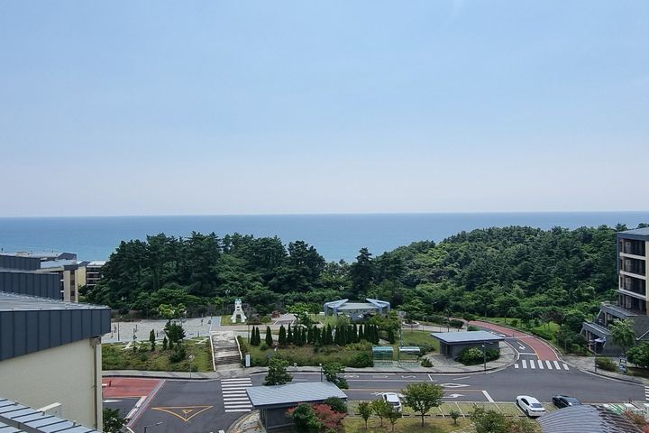 백개의 달 2번째 이미지