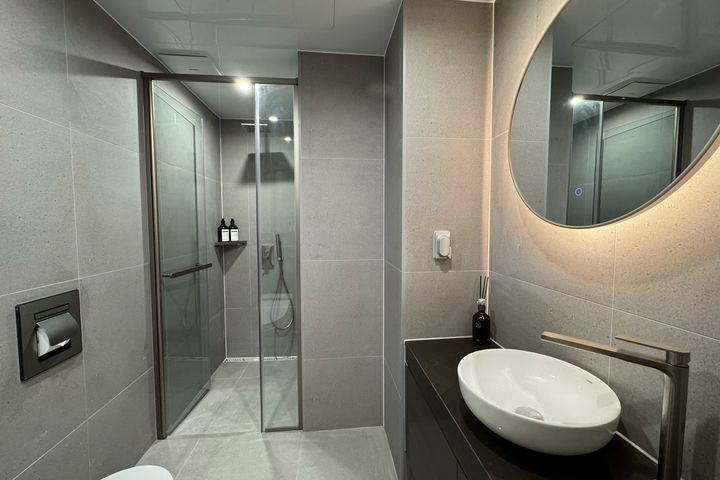🌟 High-end, newly built 2-bedroom unit in Ga 17th image