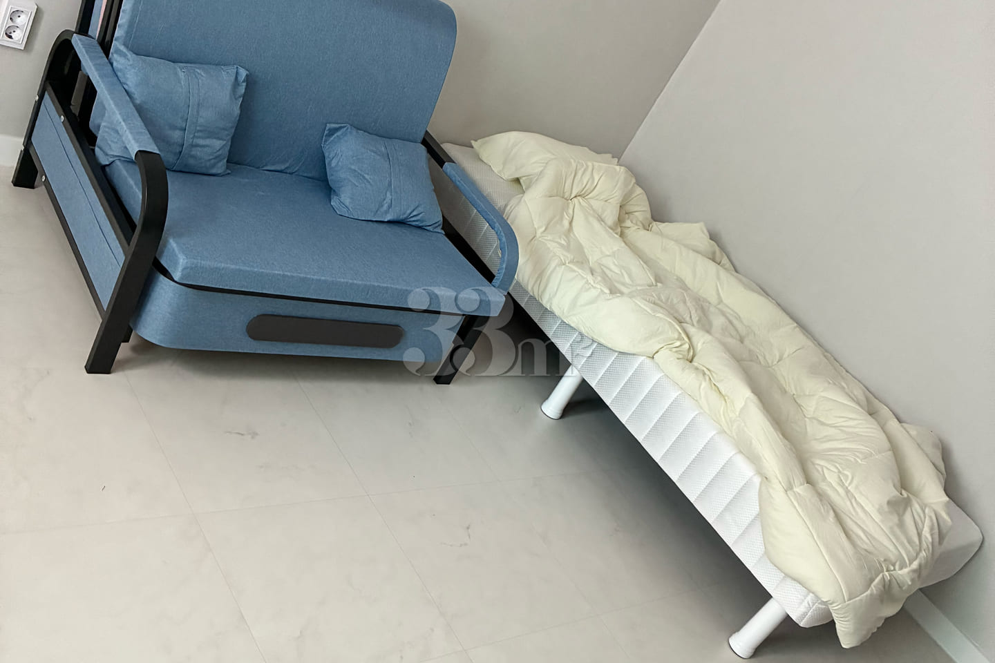 Studio Apartment 301 7th image