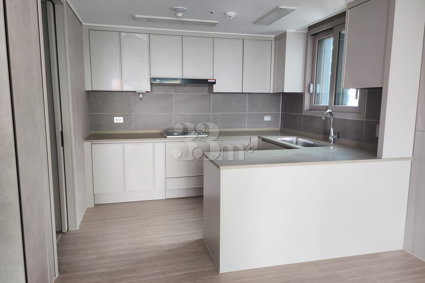 Newly built apartment with a sunset view. 2th image