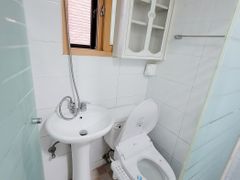 Fully-equipped room with a dryer 4th image