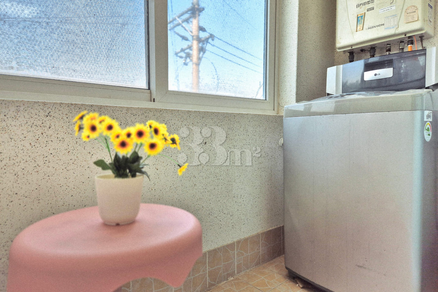 A sun-drenched room. 0th image