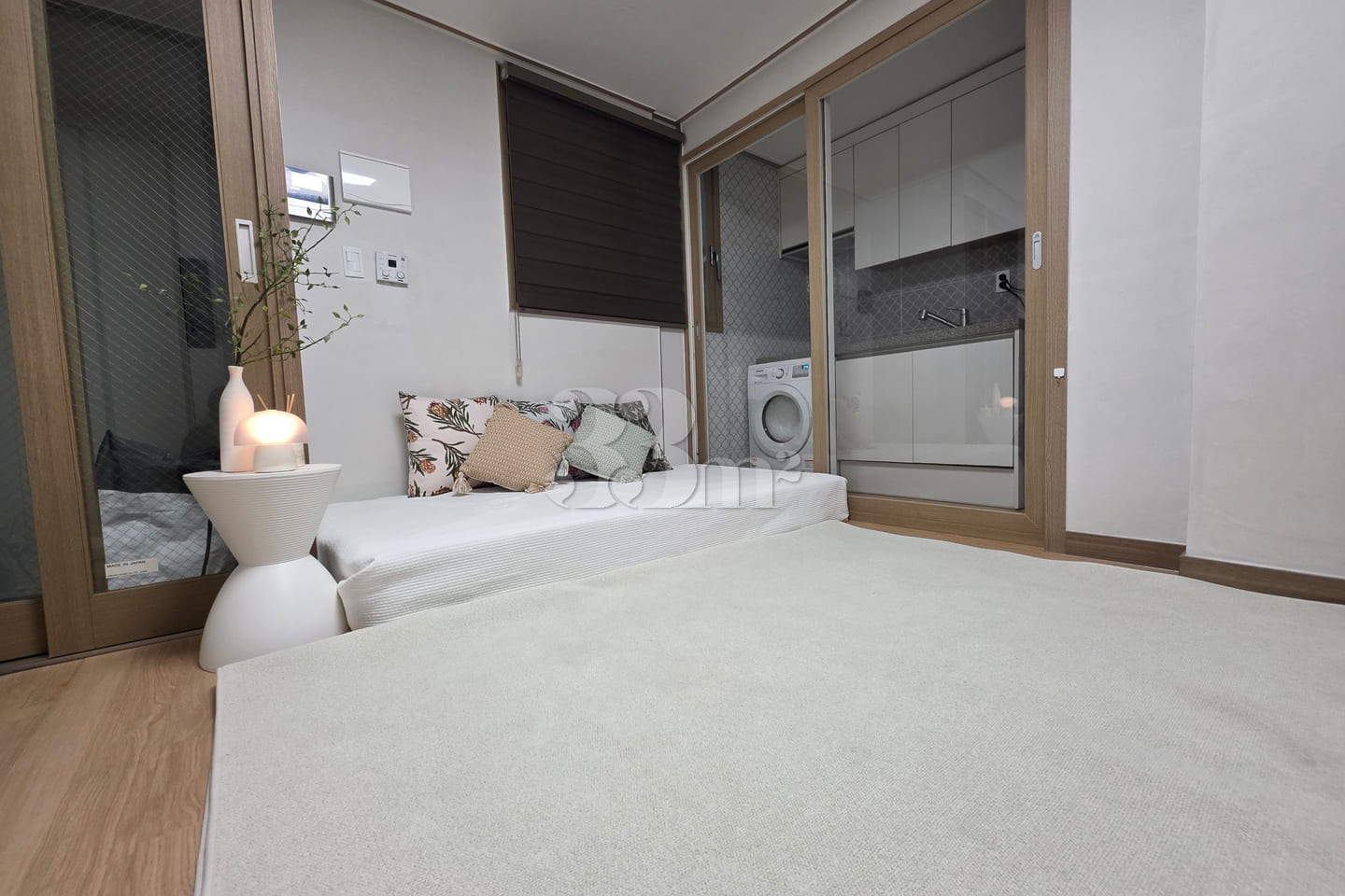 Refurbished studio apartment 0th image