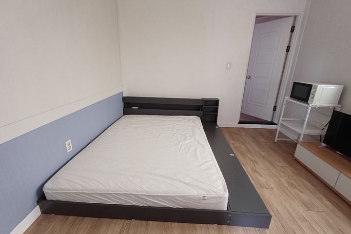 Cozy and pleasant room. 0th image