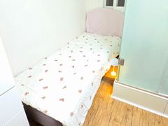 Studio apartment with an exterior window for  5th image
