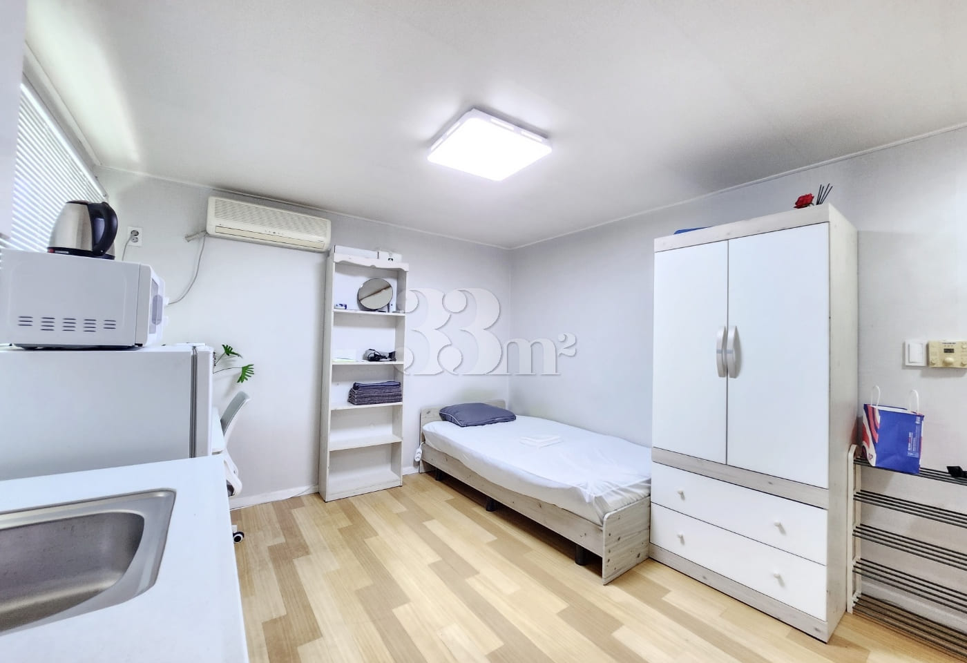 #13 Pretty Room 13th image
