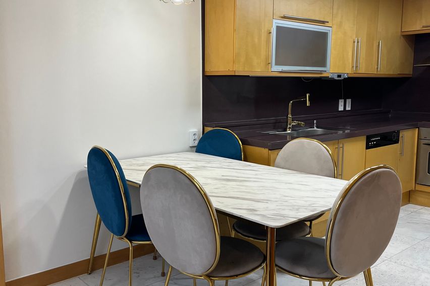 Goldenville 301 4th image