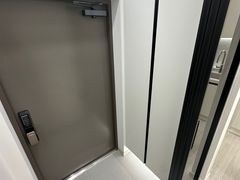 Brand-new two-room unit, parking available. 10th image