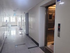 Spacious room, stylish room, close to the sta 17th image