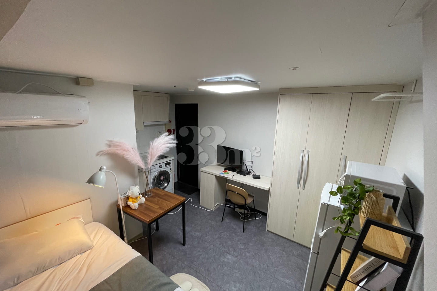 Raum Suite+ Room 504 5th image