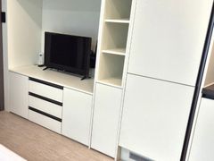Studio B 8th image