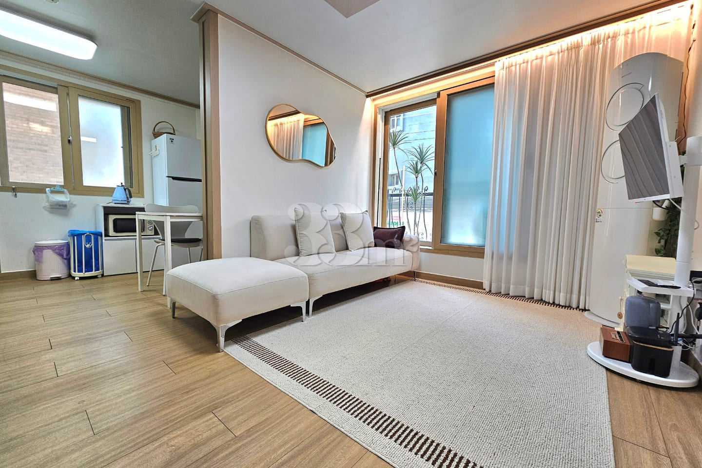 1 minute from the Han River; fully furnished; 0th image