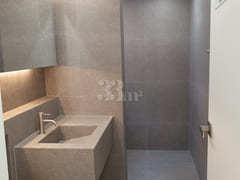 Top-of-the-line remodeled 3-room apartment in 16th image