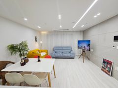Luxurious, spotless 33-pyeong home 0th image