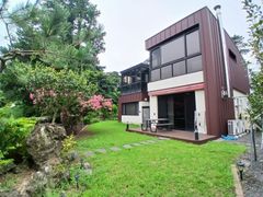 Three-bedroom detached house with a fireplace 5th image