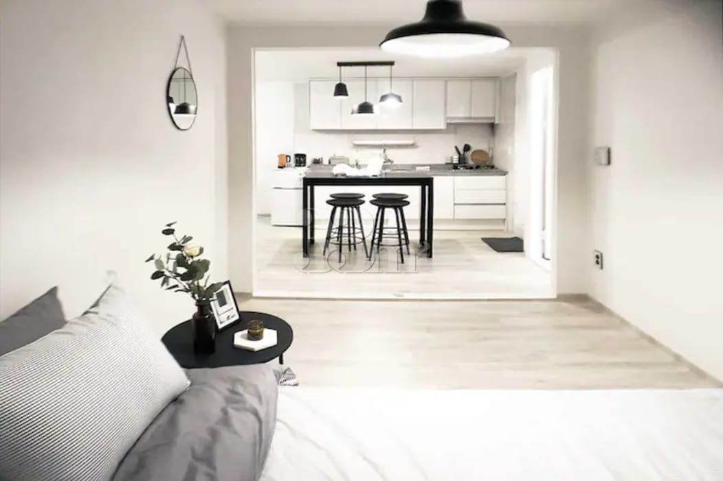 Gangnam Yeoksam Two-Bedroom Apartment with Fu 0th image