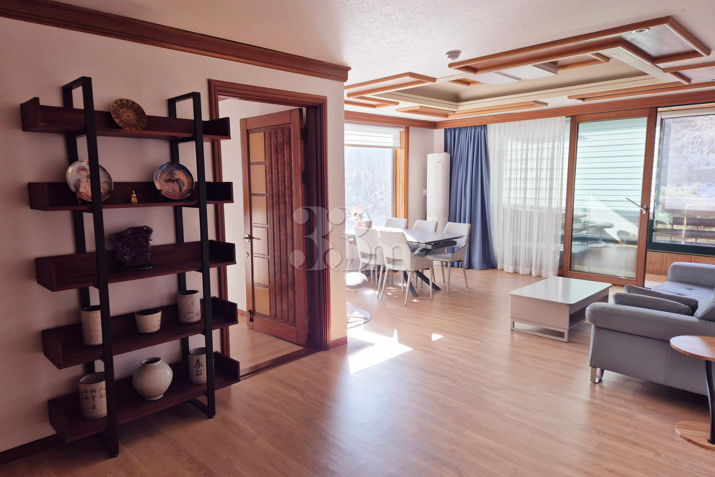 Spacious 3-bedroom villa with mountain views 3th image