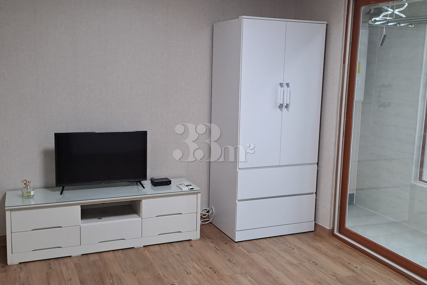 1.5-room unit with a spacious room and living 6th image