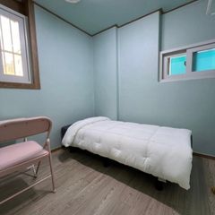 External window type, Room 212 Unit Image