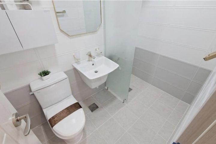 Newly built two-room unit with a terrace and  5th image