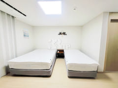 Newly built ocean-view resort-like property 16th image