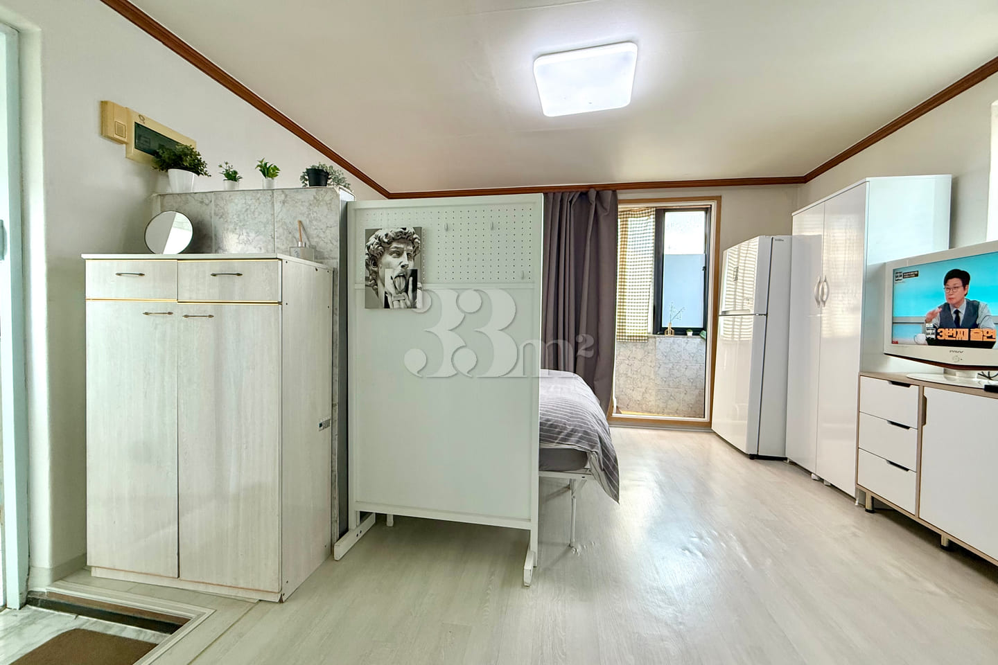Spacious accommodation in Yeongdeungpo 6th image