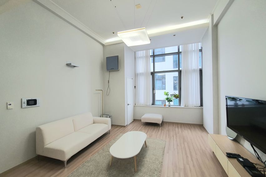 Nature House 18th image