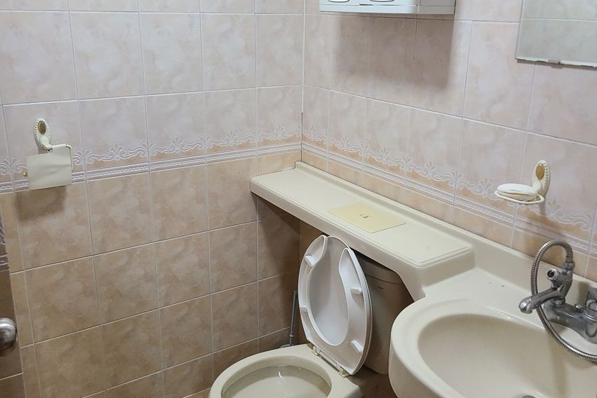 상록수 반지하 104호