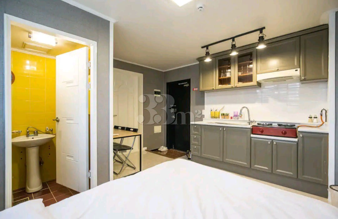 Studio apartment in downtown Jeju City 2th image