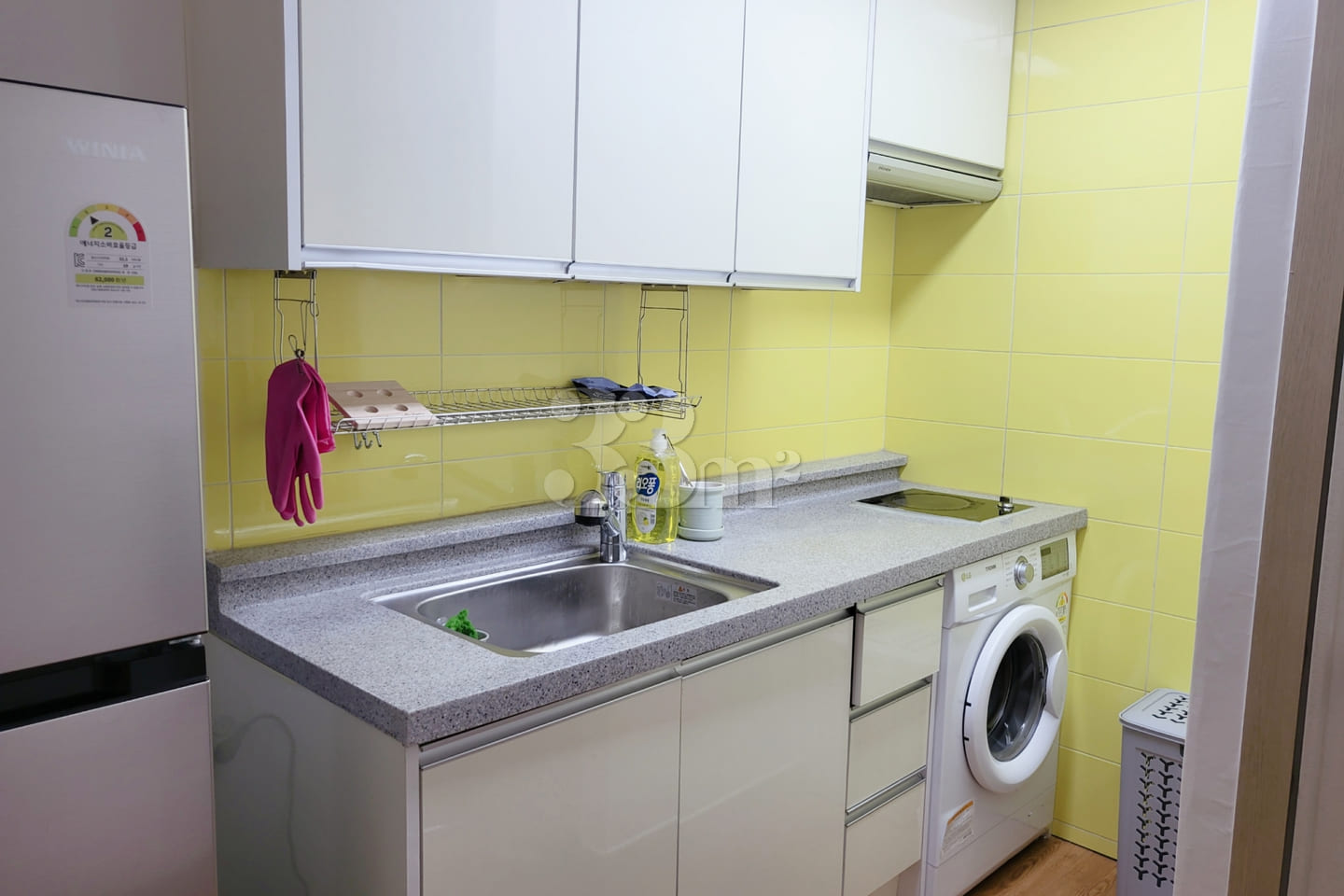 Spacious room, stylish room, close to the sta 6th image