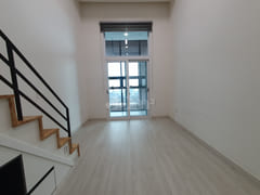 Southeast-facing duplex with a great view 1th image