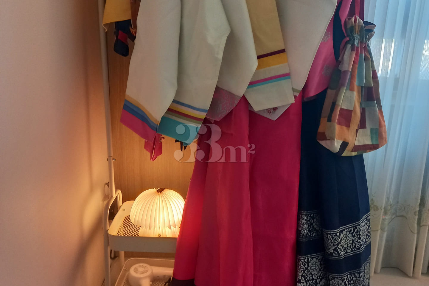 10-minute walk to Hanok Village, sleeps 4 5th image