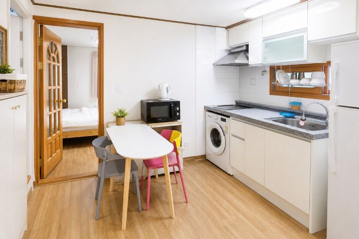 Spacious room on flat ground, suitable for 4 5th image