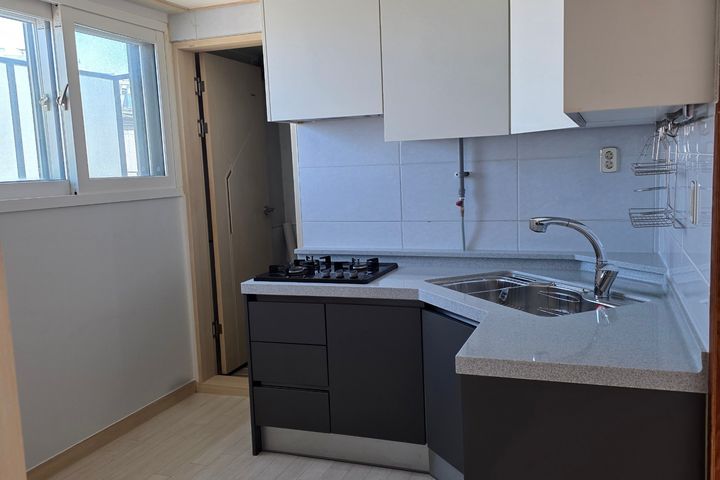 Great short-term rental in a nearly new build 7th image