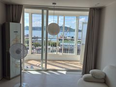 3-bedroom apartment with an ocean view 0th image