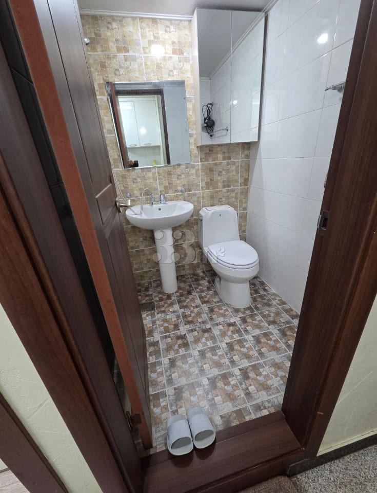 Quiet and convenient room. 6th image