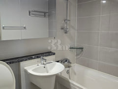 Songdo high-rise unit with 3 bedrooms and a s 3th image