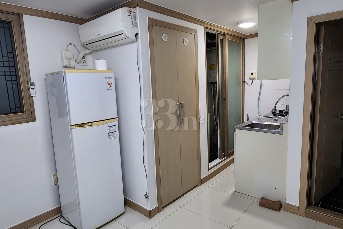 Clean and cozy room in Ingye-dong 3th image