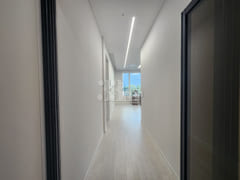 Apartment-style layout: 2 bathrooms 8th image
