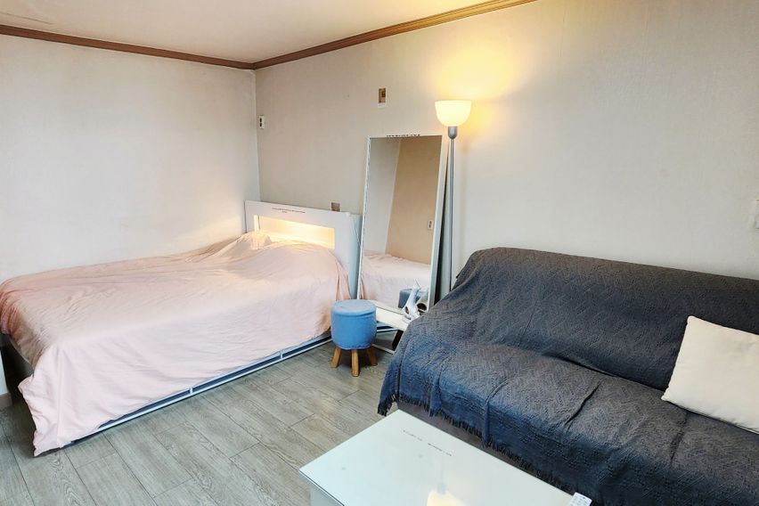 6-story building next to the industrial compl 0th image