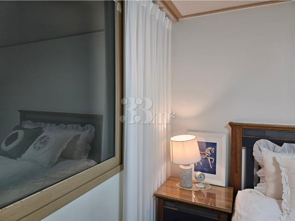 1 minute from the Han River; fully furnished; 4th image