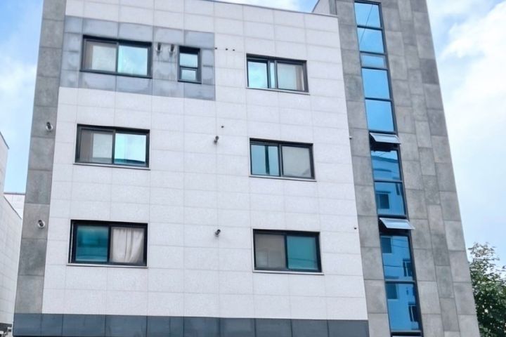 🏢 5-minute walk to the terminal and county o 0th image